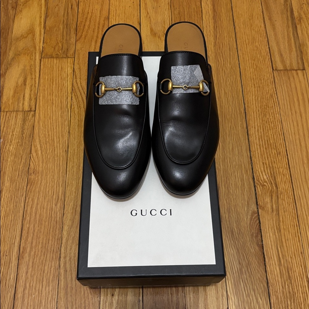 *Brand New* Gucci Black Leather Woman’s Loafers with Gold Hardware